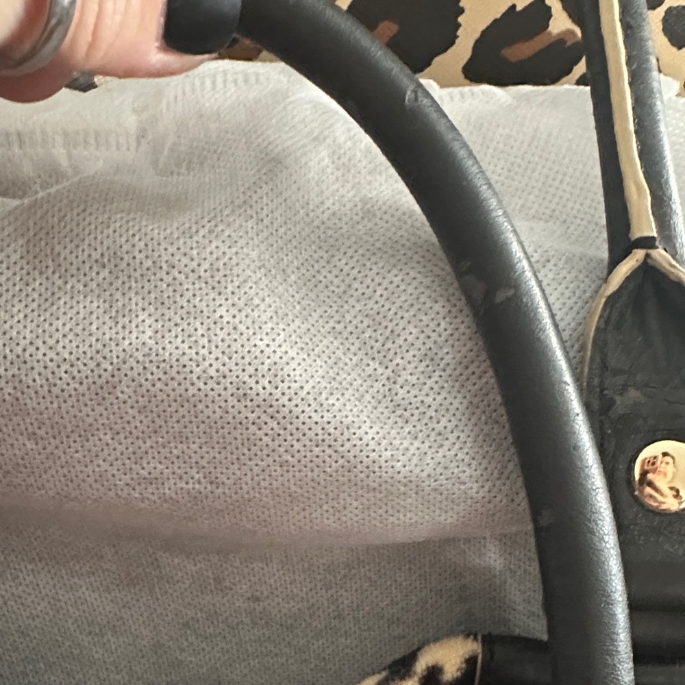 Juicy Couture Leopard Print Satchel with Black Accents - Picture 6 of 8